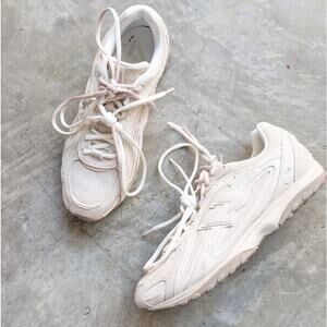 New Balance 204L Timberwolf Beige Suede Unisex Sneakers, size 8M/9.5W